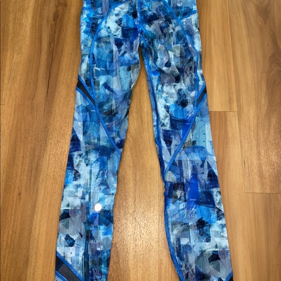 ❌SOLD❌Lululemon On Pace tight 7/8 size 2 - Picture 5 of 6